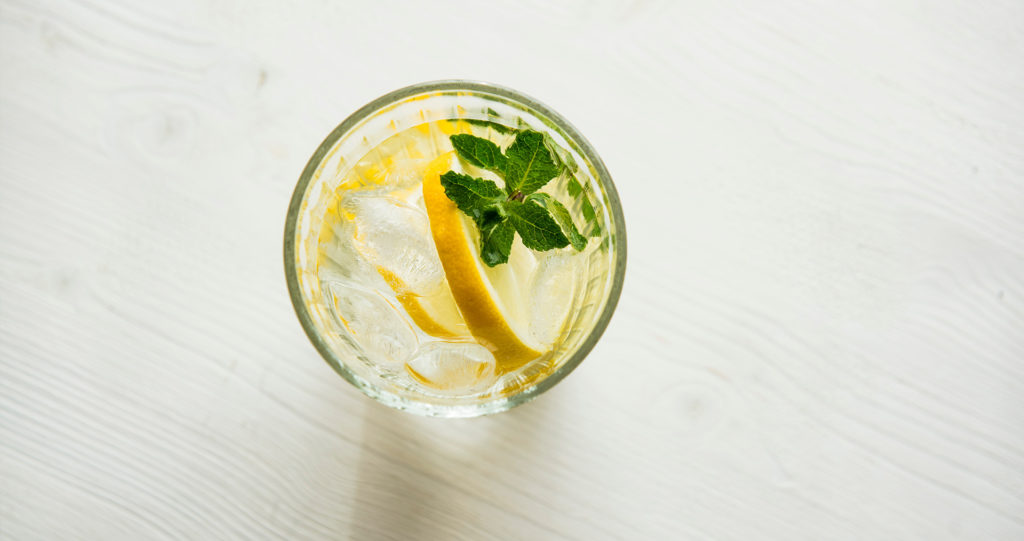 Un verre d'eau avec boost pour être en meilleure forme