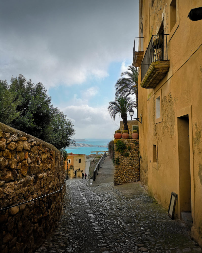 Une ruelle d'Ibiza