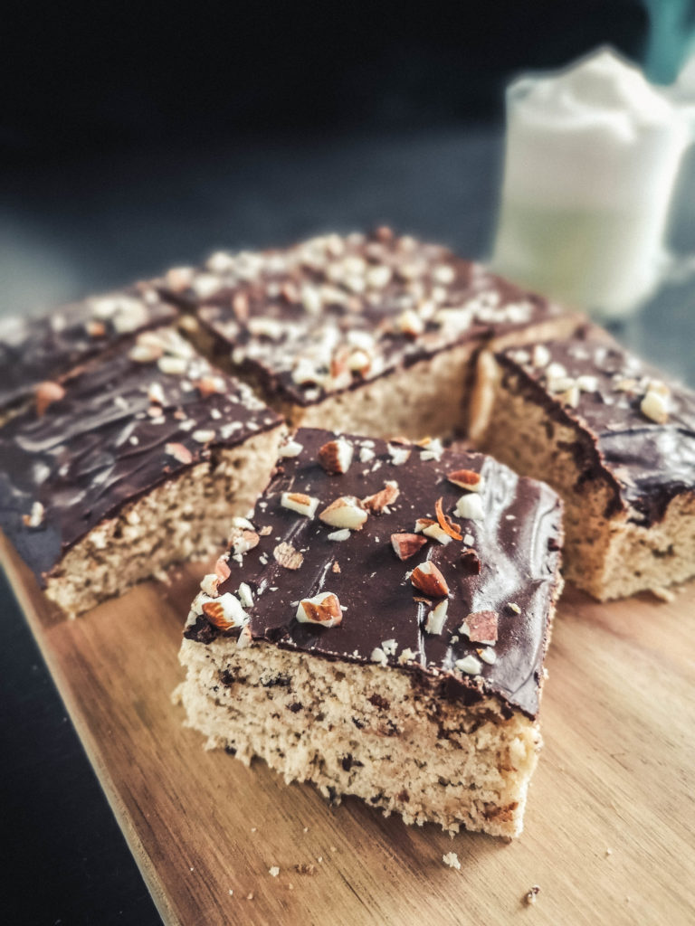 Peanut butter cake & chocolate icing