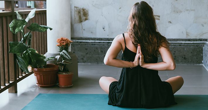 yoga et sport pour le bien-être et pour améliorer sa santé mentale