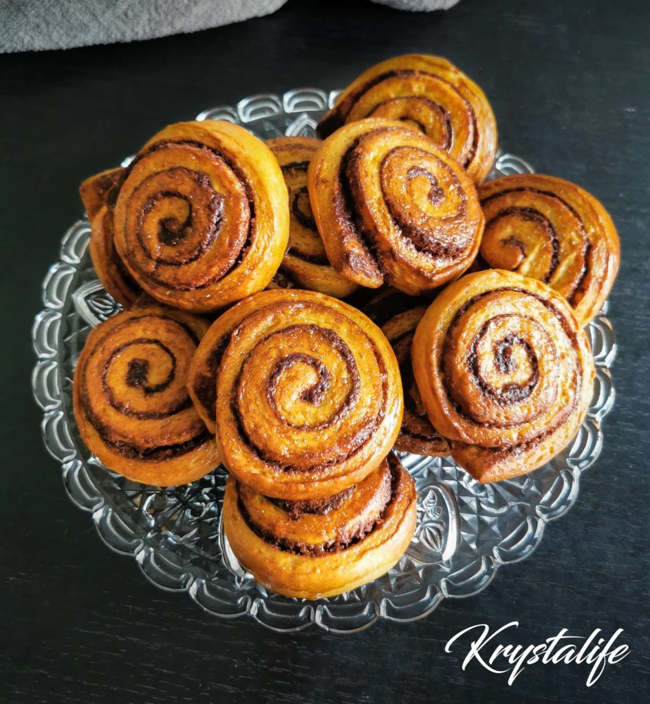 Cinnamon rolls